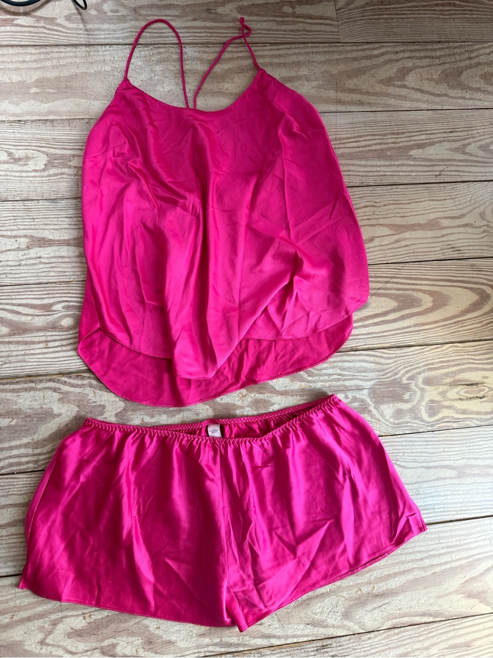 Victoria's Secret Satin Cami and Shorts Set size xl